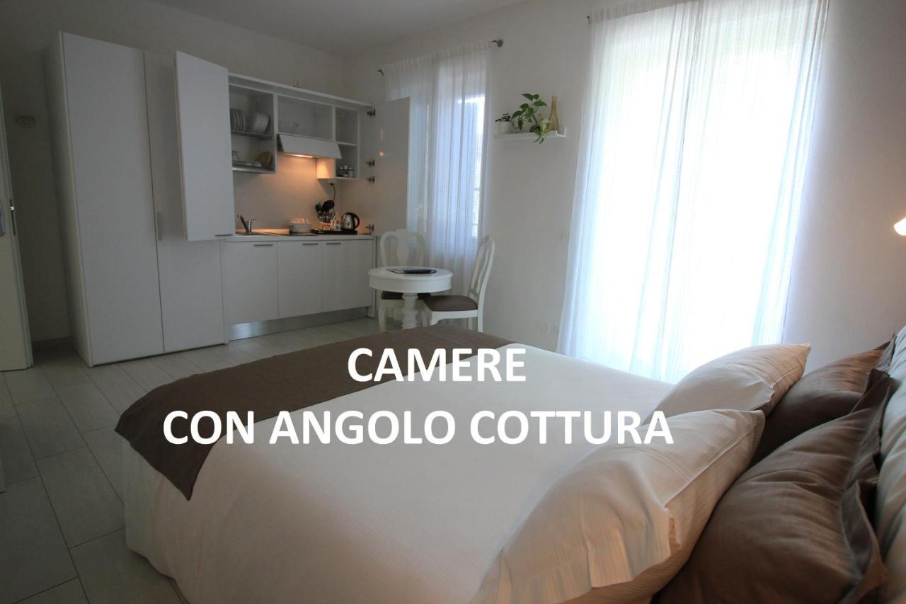 Rooms Il Punto Песк'єра-дель-Гарда Екстер'єр фото