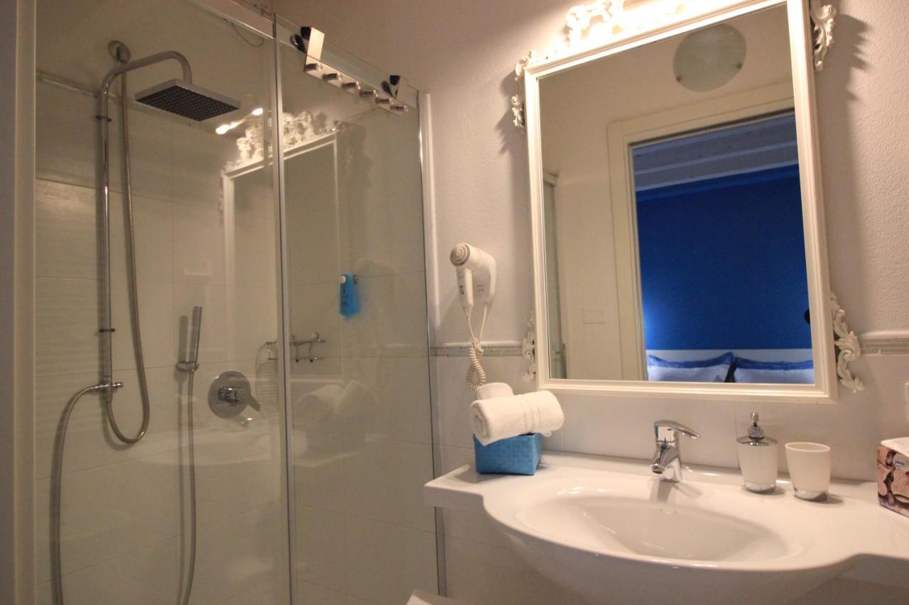 Rooms Il Punto Песк'єра-дель-Гарда Екстер'єр фото