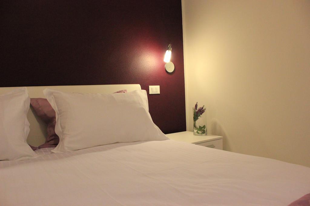 Rooms Il Punto Песк'єра-дель-Гарда Екстер'єр фото