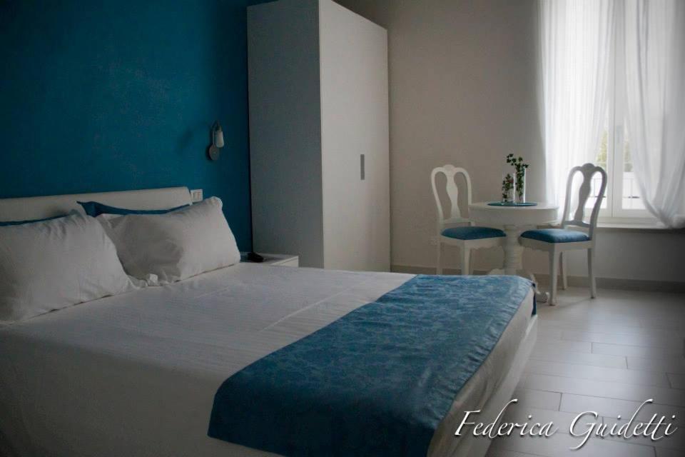 Rooms Il Punto Песк'єра-дель-Гарда Номер фото